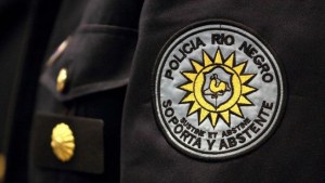 Policía se metió en una pelea, le pegaron en la mano y cobrará más de 200 mil pesos