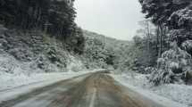 Imagen de Cortan en forma preventiva la ruta de los Siete Lagos por las nevadas
