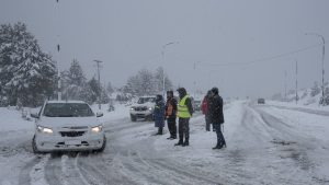 Nieve en Bariloche: extienden el cierre del aeropuerto hasta el domingo