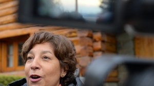 Arabela Carreras minimizó el déficit fiscal en Río Negro