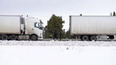 En la ruta 237 a la medianoche Vialidad dispuso la restricción para que circulen camiones. Archivo