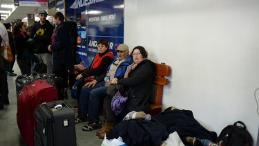 Los turistas denunciaron que no recibieron asistencia por parte del municipio. Foto: Alfredo Leiva