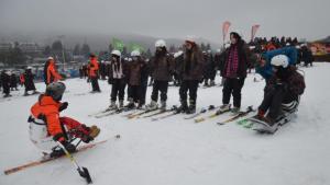 Catedral tuvo la primera clase de esquí inclusivo con estudiantes