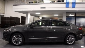 Ford Mondeo Vignale híbrido: es más fácil contar lo que no tiene