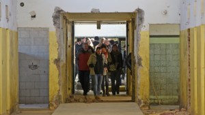 Analizan cómo preservar los pabellones de ex presos políticos en la ex U9