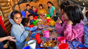 Por la crisis, crecen en un 50% los merenderos en Roca