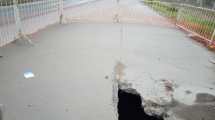 Imagen de Cercaron un sector de una calle de Neuquén porque se hundió el asfalto