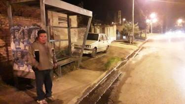 Los choferes de todas las empresas de colectivos que circulan por Neuquén se adhirieron al paro. (Mauro Pérez).-