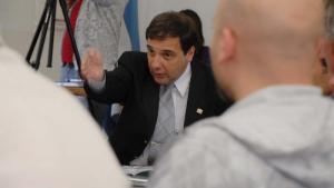 Cascón anunció que se baja de la pelea por el Senado