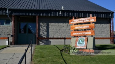El municipio de Bariloche habilitó un gimnasio para alojar turistas varados.