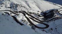 Imagen de Alerta de viento blanco: recomiendan consultar el estado de rutas antes de viajar por la cordillera