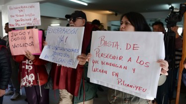 La semana pasada hubo manifestación de ATE en un acto donde participó el intendente Néstor Ayuelef. (Archivo)