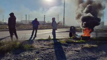 Los vecinos reclaman la instalación del servicio eléctrico. Foto: Gentileza