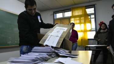 Comenzaron los recuentos en los distintos establecimientos. Foto: Andrés Maripe.