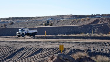 Las máquinas viales reiniciaron el lunes la labor (foto Florencia Salto )