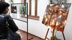 Ya se exhibe en Viedma la muestra «Cuando das&#8230;Amas»