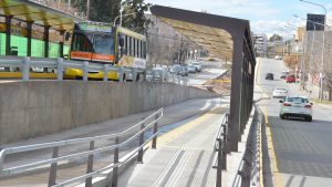 El Metrobús trajo beneficios para conductores e inconvenientes para peatones