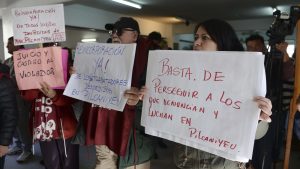 El intendente de Pilcaniyeu huyó de un acto ante un escrache