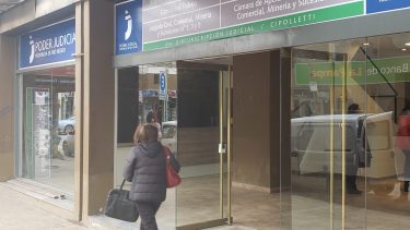 La moza intimó al propietario en la cámara laboral. Foto: Archivo
