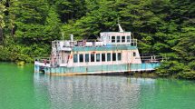 Imagen de Una espera que oxida: los barcos olvidados en Bariloche