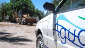 Armó su propio video para reclamar por una pérdida cloacal en Roca