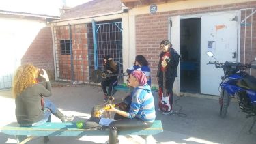 Aprender un oficio, arte o música: el eje de los talleres en Roca