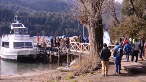 Villa La Angostura resiste y  apuesta al fin de semana largo