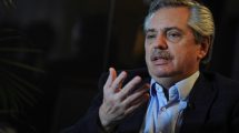 Imagen de Fernández: Macri «está actuando como candidato, no como presidente»