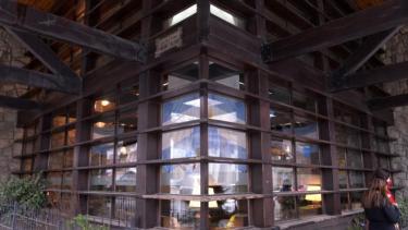 La municipalidad de Bariloche mantiene un vínculo contractual desde 2013 con Aerolíneas para usar parte del edificio. (Archivo)