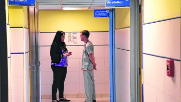 El hospital Castro Rendon es uno de los lugares de la región dónde se puede realizar la residencia médica. Foto: Florencia Salto.