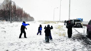 La ola de aire polar sigue presente en la región. (Archivo).-