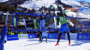 Dos equipos argentinos llegaron a semis en el Mundial de Snow Vóley y uno salió campeón. (Gentileza)