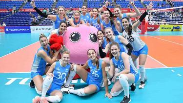 Las jugadoras celebraron su segunda victoria del torneo. (Foto: Feva)