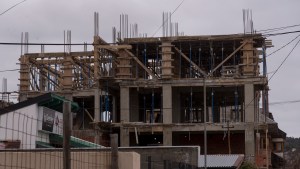 Crece la demanda por módulos alimentarios entre los trabajadores de la construcción en Bariloche