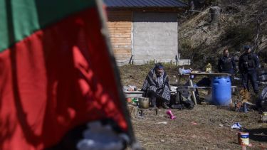 Miembros de la comunidad Buenuleo irrumpieron el 10 de septiembre de 2019 en el lote que poseía Emilio Fredrich y lo ocuparon con el argumento de que se trataba de una recuperación de territorio mapuche en Bariloche. (foto de archivo)