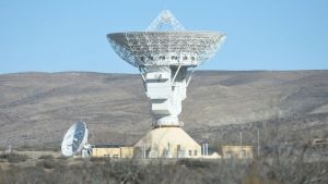 Aseguran que Milei pedirá una inspección técnica a la estación espacial en Neuquén: «Hay algo raro»