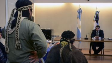 La juez Sergio Pichetto ordenó el desalojo de la comunidad Buenuleo de un lote en Bariloche. Archivo