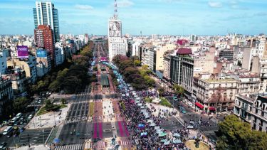 El reclamo también en las calles. La semana pasada movimientos sociales acamparon en la 9 de julio para exigir la emergencia. 