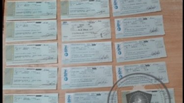 Se estima que el estafador compraba cheques robados para lograr su objetivo. (Gentileza).-