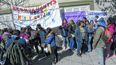 El grupo de trabajadores realizó una protesta en Casa de Gobierno.Siguen sin respuestas.