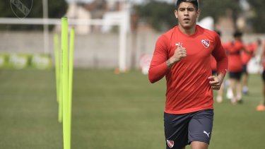 Alan Franco ingresará en la zaga en lugar del cuestionado Alexander Barboza.