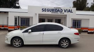 Circulaba alcoholizado y su acompañante tenía pedido de captura