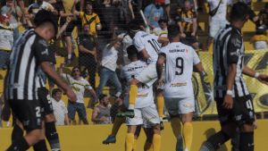 Federal A: Olimpo goleó 4 a 1 a Cipolletti en Bahía