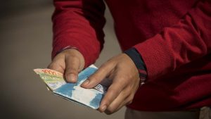 Comenzó el pago de sueldos a la administración pública de Río Negro