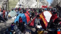 Imagen de Marcha y acampe de organizaciones sociales en el centro de Neuquén