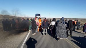 Desocupados mantienen el corte de la ruta 22 en Zapala