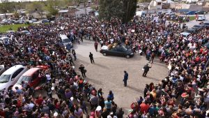 Video: una multitud despidió al niño baleado en Cutral Co