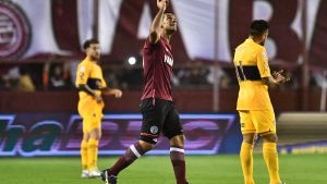 Superliga: Boca perdió con Lanús, que lo pasó en la tabla y es escolta