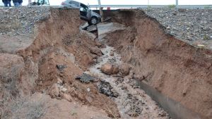 La rotura de un caño cloacal originó el socavón en la Autovía Norte