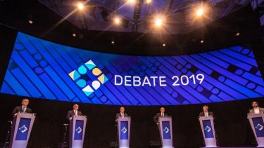 Los seis candidatos, en el debate. - Foto: prensa Debate)